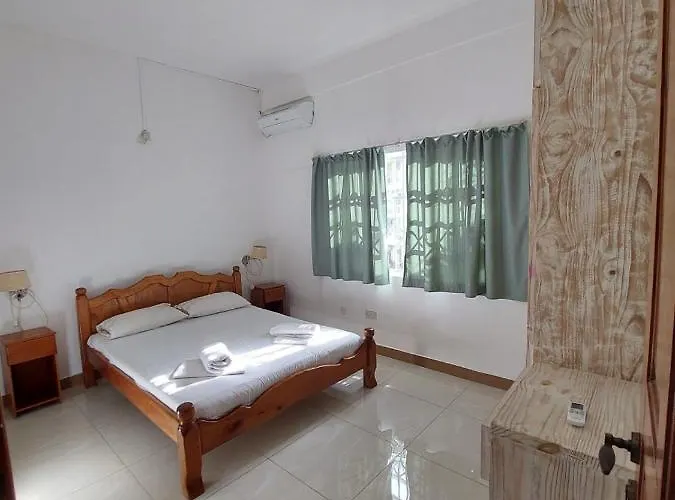 Villa Self Catering With Pool Beau Vallon (Mahe)