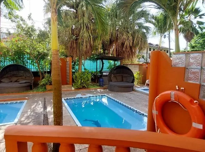 Self Catering With Pool Beau Vallon (Mahe)