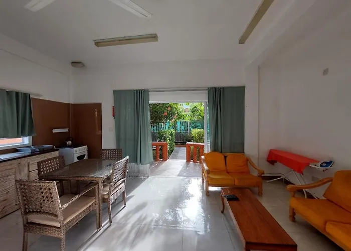 Self Catering With Pool Villa Beau Vallon (Mahe)