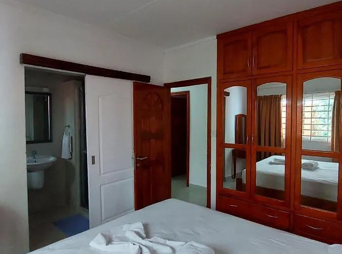 Self Catering With Pool Villa *