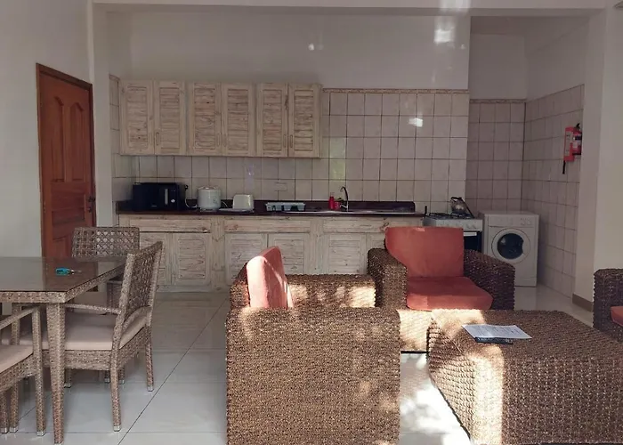 Self Catering With Pool Beau Vallon (Mahe)