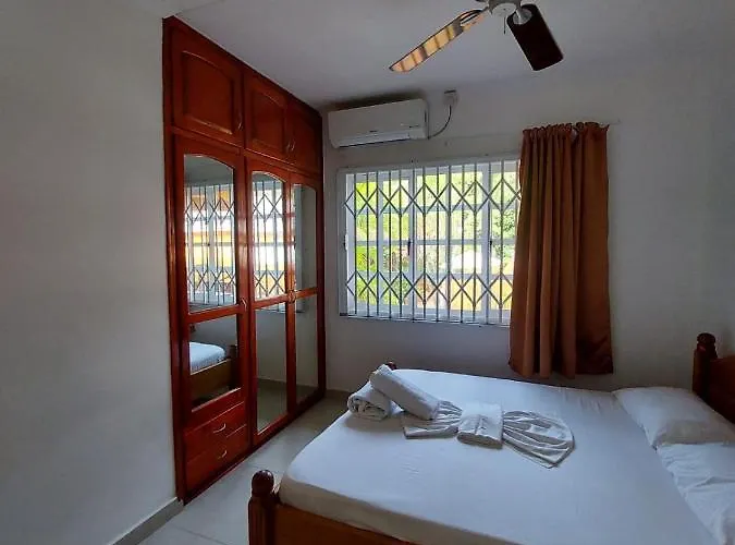 Villa Self Catering With Pool Beau Vallon (Mahe)