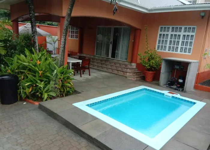 Villa Self Catering With Pool Beau Vallon (Mahe)